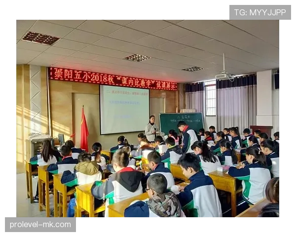 《阿利松纪录片》展示守门员的巨大压力与不为人知的故事,值得关注这种职业的挑战与心路历程。 《阿利松纪录片》展示守门员的巨大压力与不为人知的故事,值得关注这种职业的挑战与心路历程。