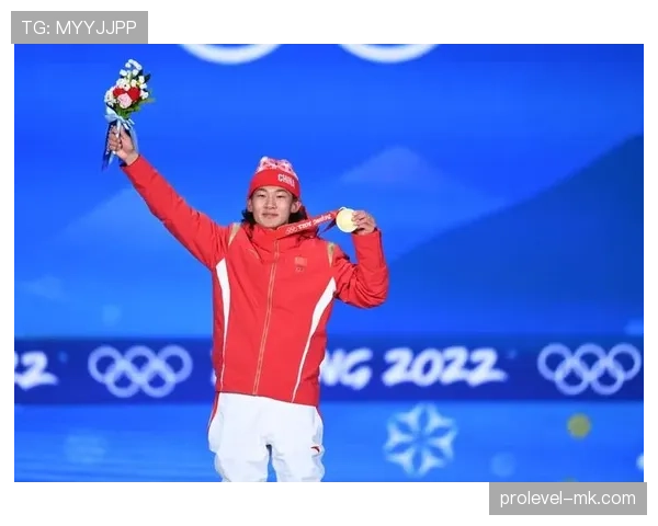 苏翊鸣家里堆满奖牌，冰箱里却只放蛋白粉和冰水